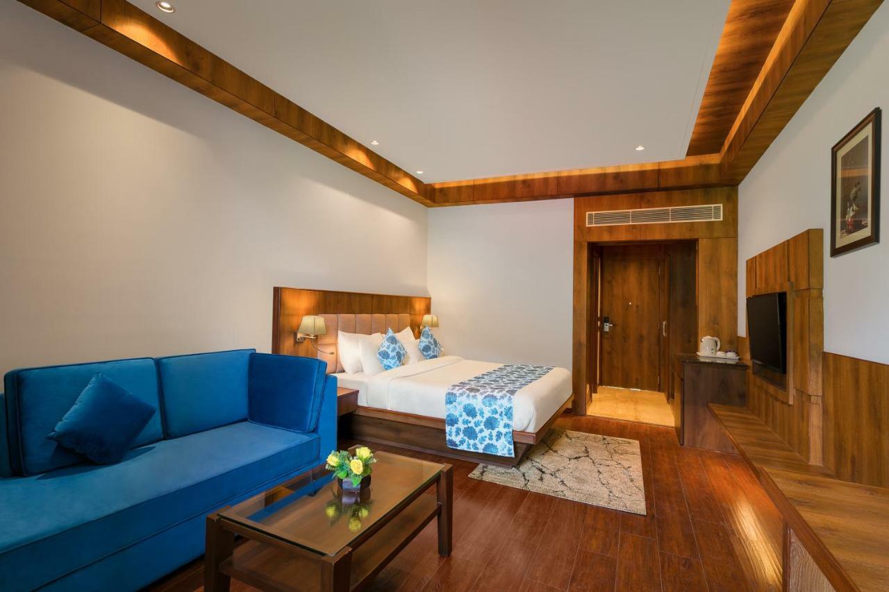 Alokik Resort- Pure Veg Manāli エクステリア 写真