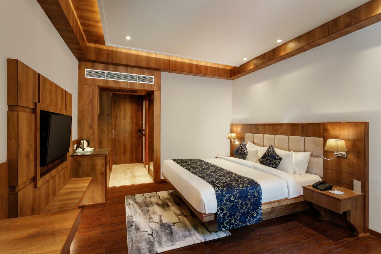 Alokik Resort- Pure Veg Manāli エクステリア 写真