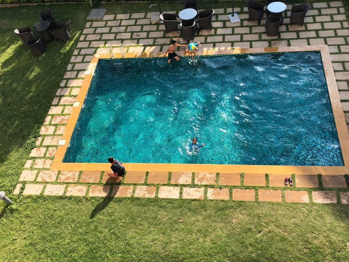 Alokik Resort- Pure Veg Manāli エクステリア 写真